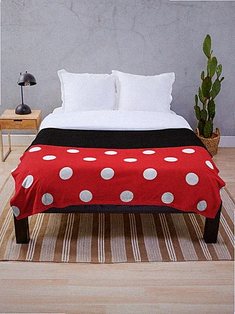 Disney Minnie Moue Skirt Cozy Fleece Blanket