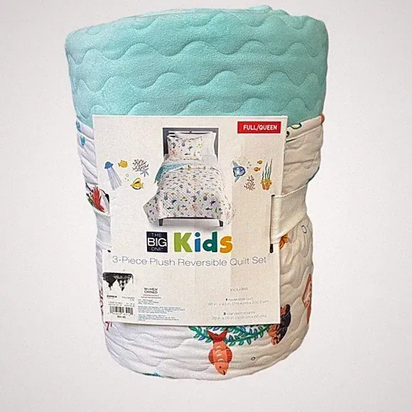 NEW THE BIG ONE KIDS- FULL / QUEEN- 3 PC. PLUSH / FLEECE REVERSIBLE QUILT SET~